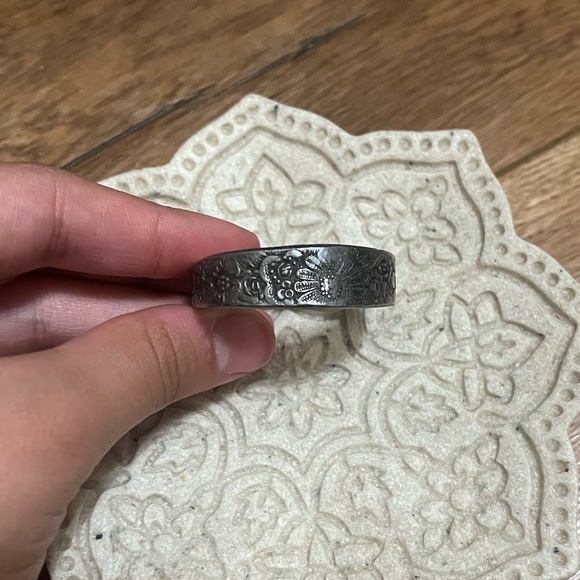 HAND CRAFTED NAPKIN RINGS - Picture 3 of 6